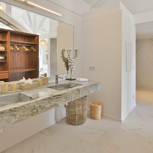 6.2-Coeur-de-Pirate-PrimaryBathroom