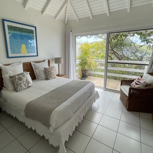 bedroom-1-lorient-sunset-track1