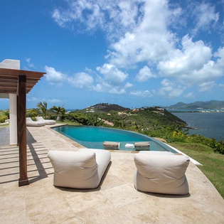 1-LaVueFolle-Pool1