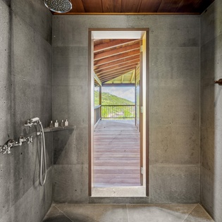 primary-bathroom-girasol-track2