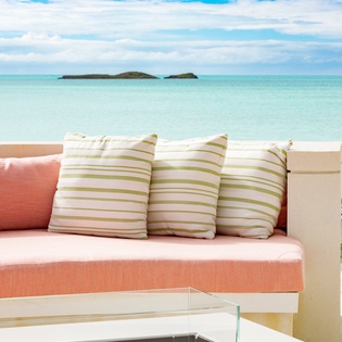 exterior-villa-bristol-breeze-track15