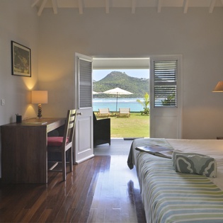 bedroom-1-les-sables-d-or-val-andre-track1