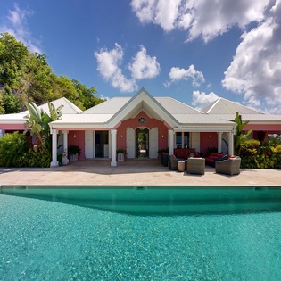 exterior1-mustique-track3
