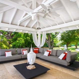 outdoor-dining-la-pinta-track1
