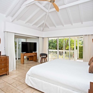 28-SoleLuna-Bedroom1