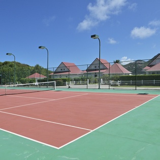 tennis-court-les-sables-d-or-dahouet-track1