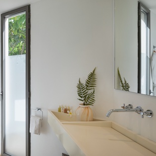 guest-bathroom-6-epicure-track1