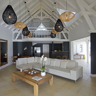 living-room-lagon-estate-track2
