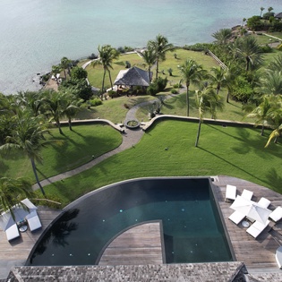 exterior-silver-rainbow-track6