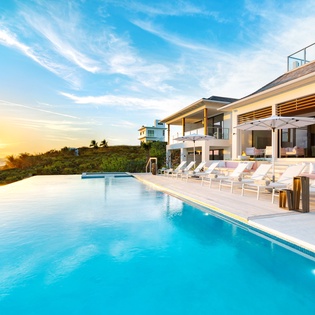 exterior-villa-bristol-breeze-track24