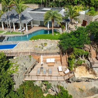 outside-view-amitie-track2