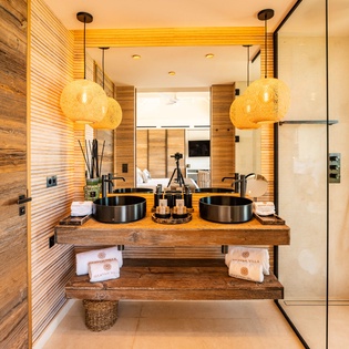 primary-bathroom-tourmaline-track1