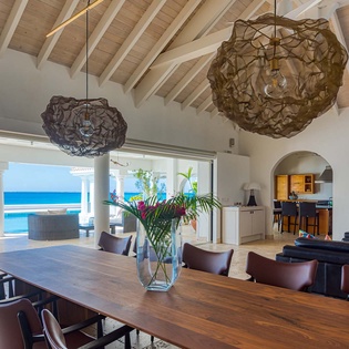 12-PetitePlage5-LoungeTableView
