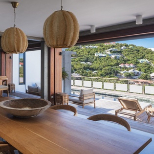 2.4-dining-room-bonheur-new-villa-track1