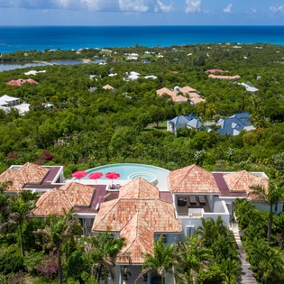 drone4-villa-just-in-paradise-track4