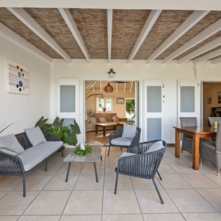 outdoor-living-villon-track1