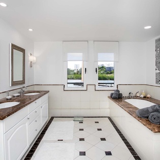 20-Marina360-Bathroom1