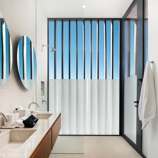 bedroom-6-emerald-breeze-track1