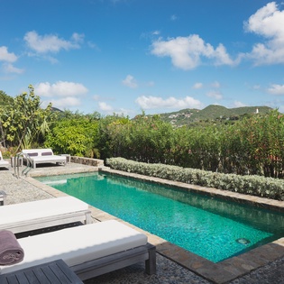 exterior-1-gustavia-view-track2