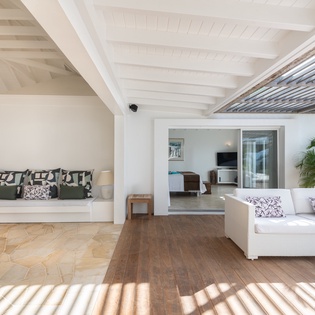 exterior-1-Blue Diamond-track5