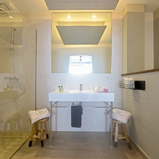 Bathroom at WV EDU, Lurin, St. Barthelemy
