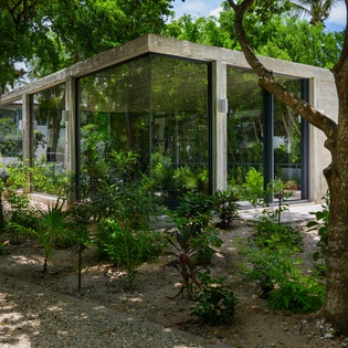 exterior-seafire-track12