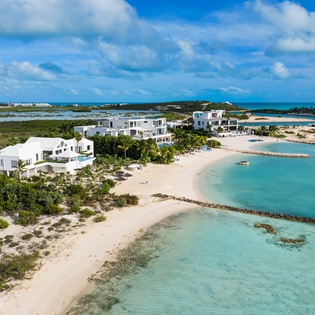 exterior-twin-palms-track5