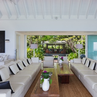 bungalow-living-room-hvhh-track2