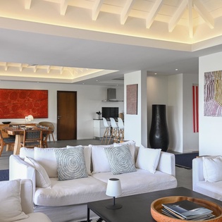 living-room-cairn-track2