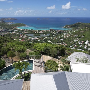 exterior-1-villa-marris-track4