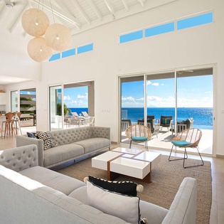 12-Aqua-LivingRoom