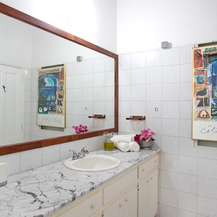 33-LesZephyrs-Bathroom2