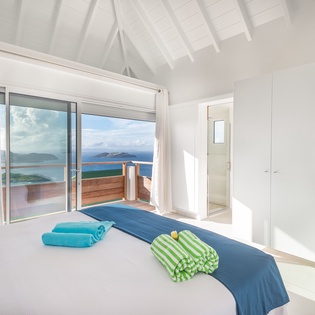 bedroom-2-Blue Diamond-track1