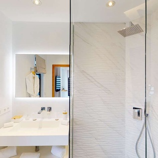 Bathroom at WV FAS, St. Jean, St. Barthelemy