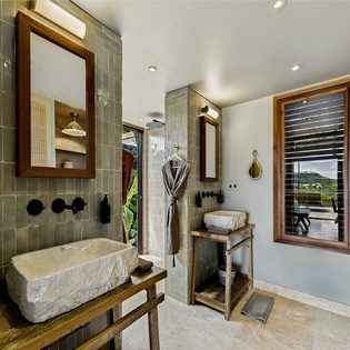 bathroom-2-clyde-track1