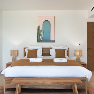 bedroom-1-aqua-vista-track1