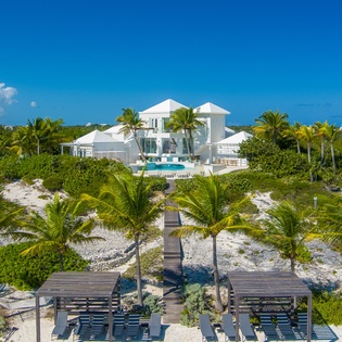 outdoor-view-pearl-east-at-the-pearls-track2