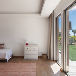 bedroom-5-bel-air-track1