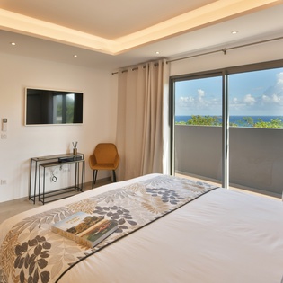 guest-house-bedroom2-vogue-track1