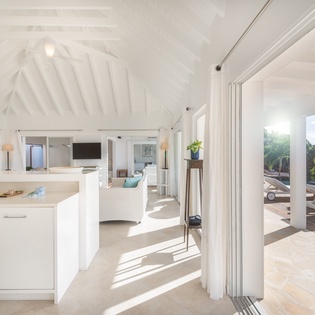 exterior-1-blue-diamond-track1