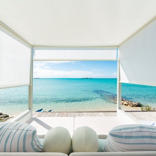 exterior-villa-bristol-breeze-track9