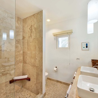 23-EtoiledeMer-Bathroom2