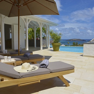exterior-1-lagon-estate-track3