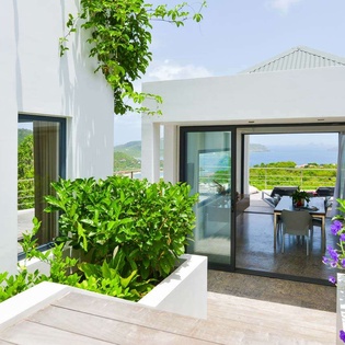 Exterior of WV AGV, Vitet, St. Barthelemy