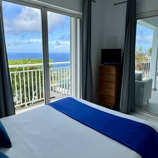 guest-bedroom-la-montagne-track2