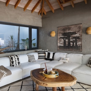 3.1-living-room-bonheur-new-villa-track2