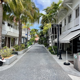 exterior-1-la-paloma-track2