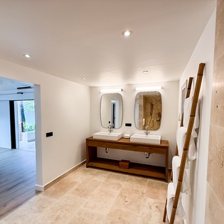 bathroom-1-la-desirade-track1
