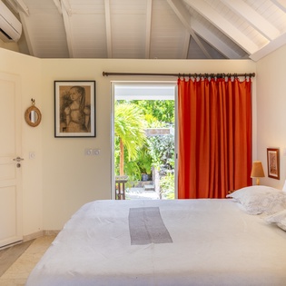 guest-bedroom1-regatta-track1