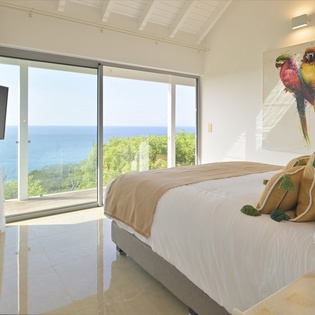 guest-bedroom-3-secret-garden-track1